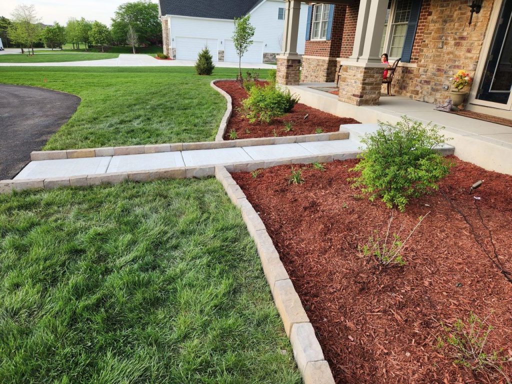 Mulch Bed Paver Edging